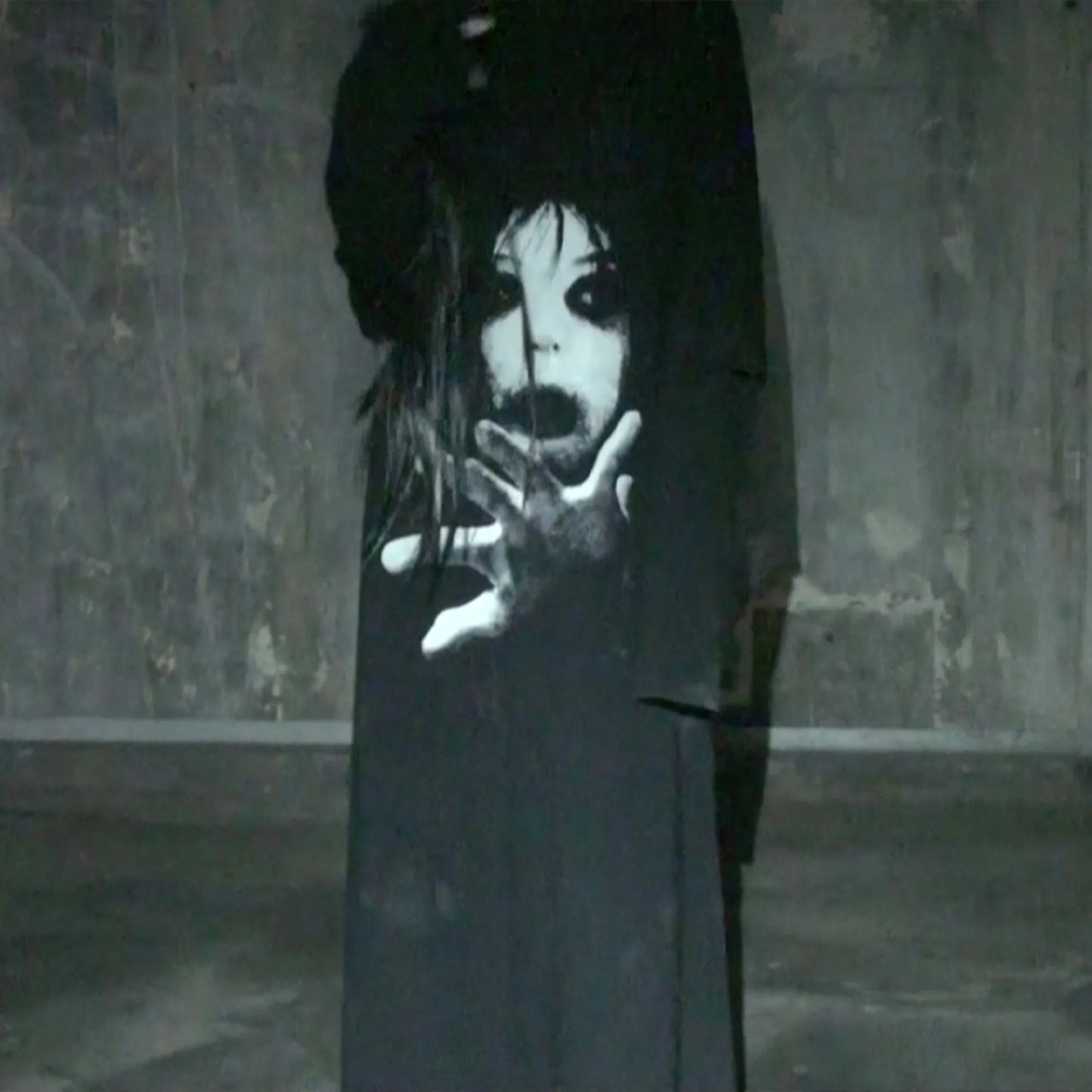 SCREAMER DRESS IN BLACK